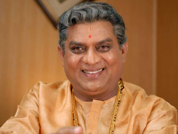 സെറ്റില്‍ നിന്നും സെറ്റിലേക്ക്