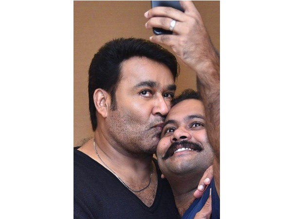 അജു വര്‍ഗീസ്