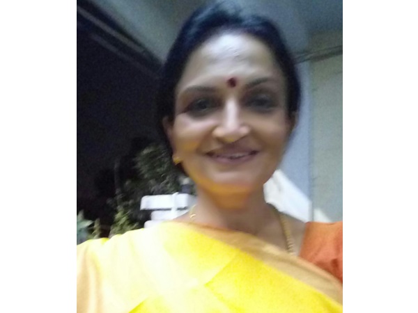 മലയാളത്തിലേക്ക് എപ്പോള് ? ഒരേ ടൈപ്പ് കഥാപാത്രങ്ങള് തേടി വന്നതില് മലയാളത്തിനോട് പരിഭവം ഉണ്ടോ?