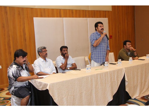 താരങ്ങളുടെ അസാന്നിധ്യം