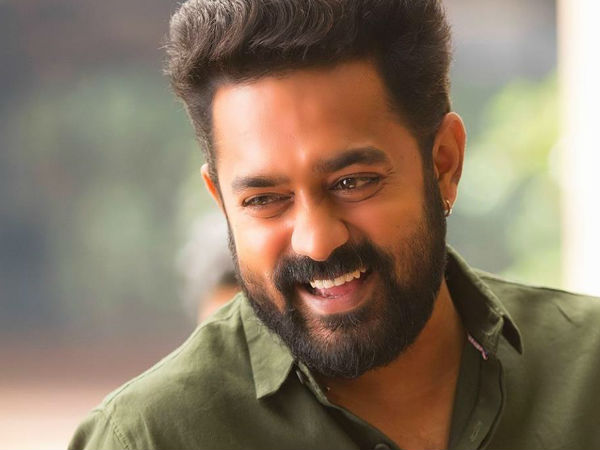 ഫസ്റ്റ്‌ലുക്ക് പുറത്ത്