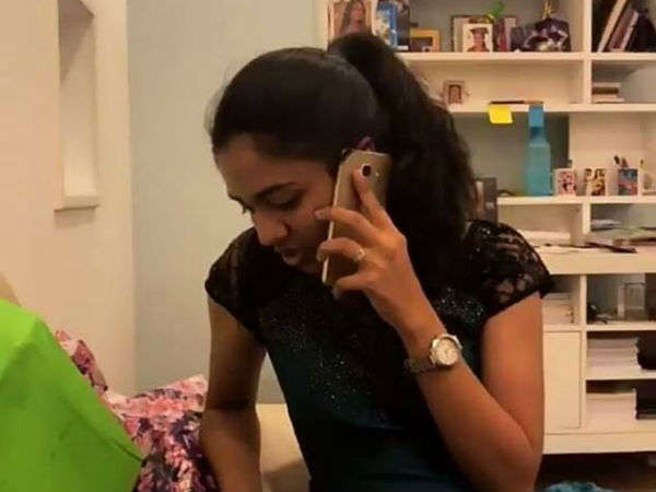 മീനാക്ഷിയുടെ പെരുമാറ്റം