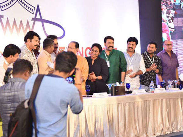  പോസ്റ്റുകള്‍ വൈറലാവുന്നു