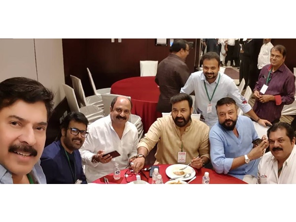 താരങ്ങളുടെ അസാന്നിധ്യം