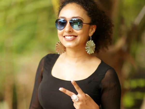 പേളിക്കെതിരെ പരാതി