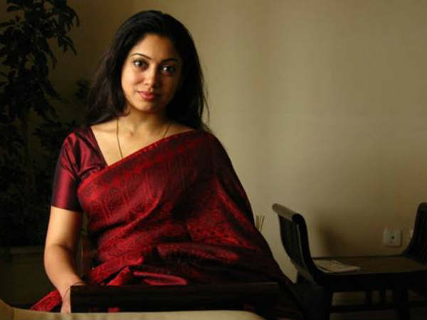   അഞ്ജലി മേനോൻ ചിത്രങ്ങൾ