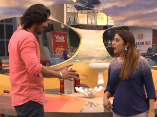 അടിക്കാൻ കുപ്പി എടുത്തു