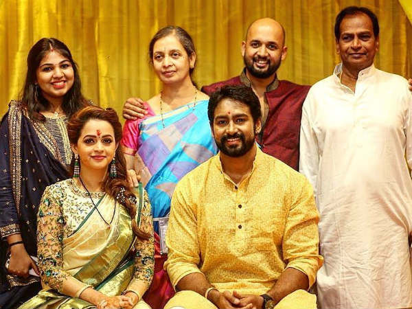 പൊതുവേദിയില്‍ സജീവം