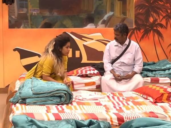 സുരേഷിനെ ആക്രമിച്ച് മല്‍സരാര്‍ത്ഥികള്‍