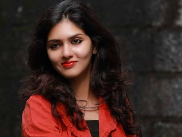 ഗായത്രിയുടെ വേഷം