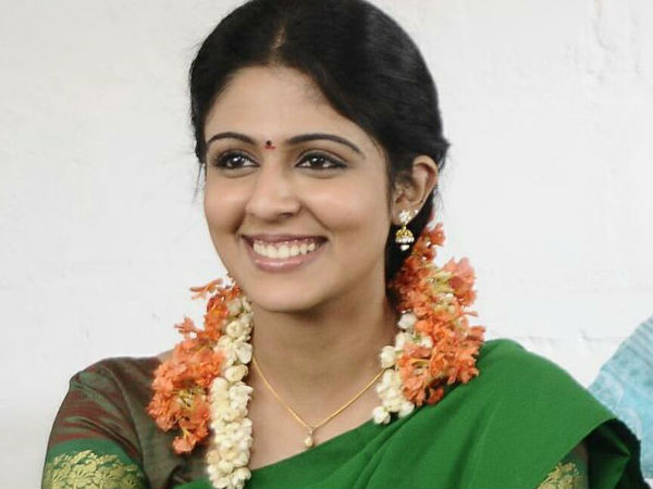 തമിഴില് മാളവിക