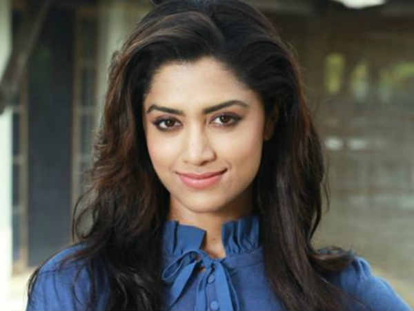 വിവാദങ്ങളിലേയ്ക്ക് വലിച്ചിടാം