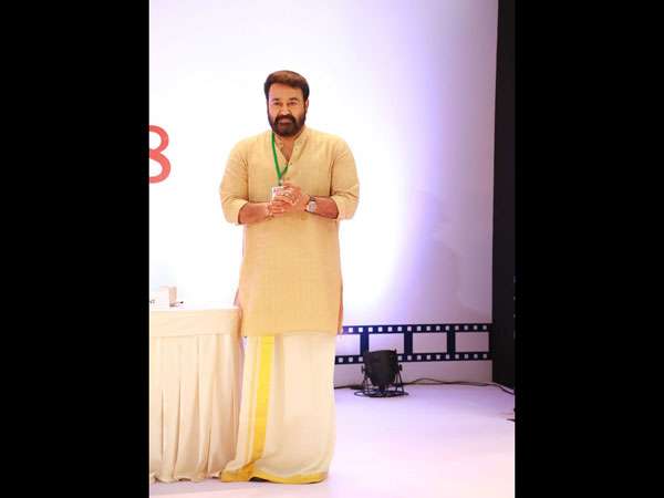 ഞങ്ങളൊക്കെ നിനക്കൊപ്പമുണ്ട്