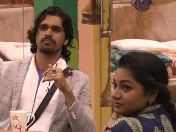    സ്ത്രീകളോടൊപ്പം