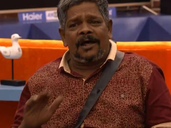 നുണ പറയുന്നു