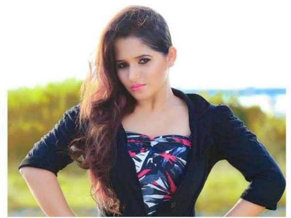 ഡേവിഡും അതിഥിയോടും അഭിപ്രായം ചോദിച്ചു