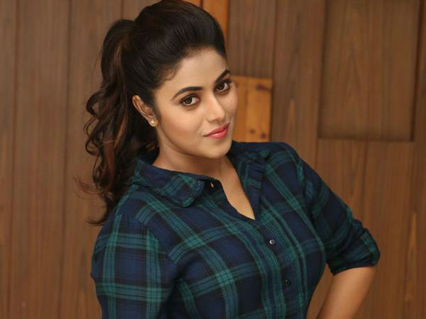 നീനയെ മനോഹരമാക്കാന്‍ സഹായിച്ചു