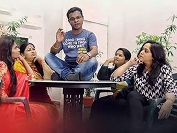 കോമഡി ചിത്രമെന്നാണ് ലേബൽ 