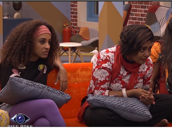  ബാത്ത് റൂം  പൂട്ടി 