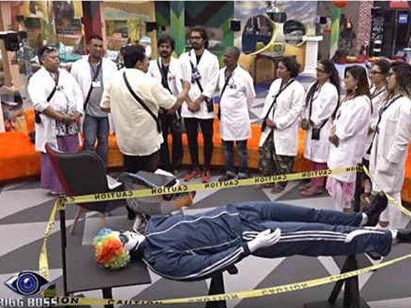 മൂന്ന് പേരെ ഒന്നിച്ച് ചോദ്യം ചെയ്തു