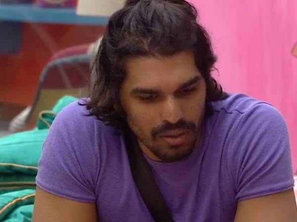 ആനാവശ്യ കാര്യങ്ങളിലെ ഇടപെടല്‍