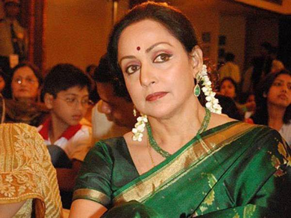 തമിഴിലൂടെ തുടക്കം 