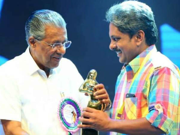 ഫേസ്ബുക്കിലൂടെ നിലപാട് വ്യക്തമാക്കി