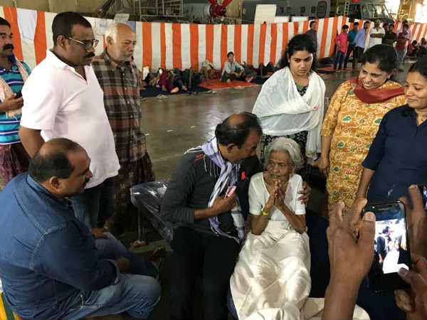 ട്യൂബ് ഉപയോഗിച്ചുളള രക്ഷാപ്രവർത്തനം