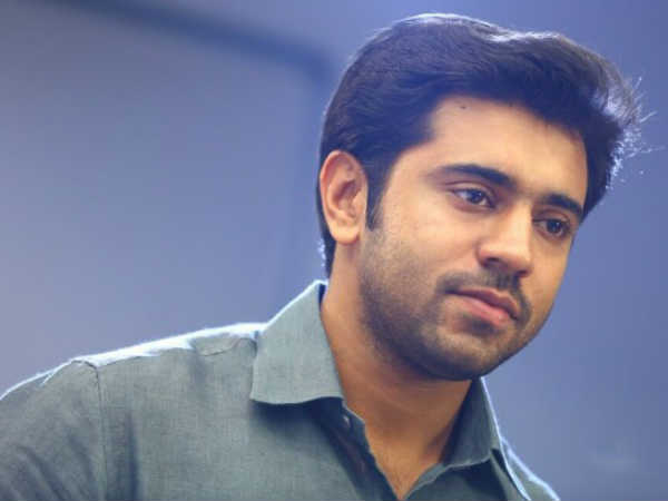  മോഹൻലാൽ  അല്ലാതെ മറ്റൊരാളില്ല