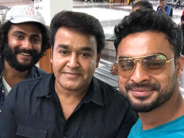 പൃഥ്വിരാജിന്റെ സംവിധാനവും പോലീസ് വേഷവും