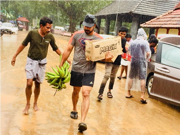 ചിത്രങ്ങളും വീഡിയോയുമൊക്കെ തരംഗമായി