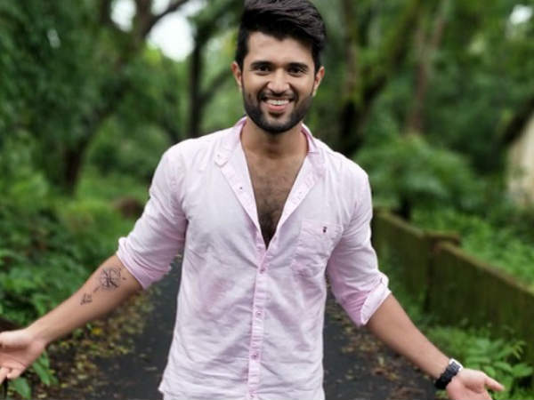 സംഭാവന നല്‍കിയതിനെക്കുറിച്ച് വിജയ്‌
