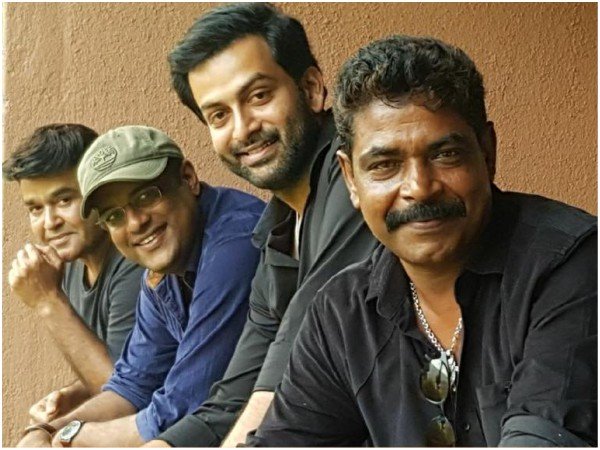 ആശീര്‍വാദ് സിനിമാസ്