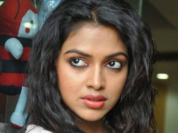 അമല പോള്‍ ഞെട്ടിച്ചു