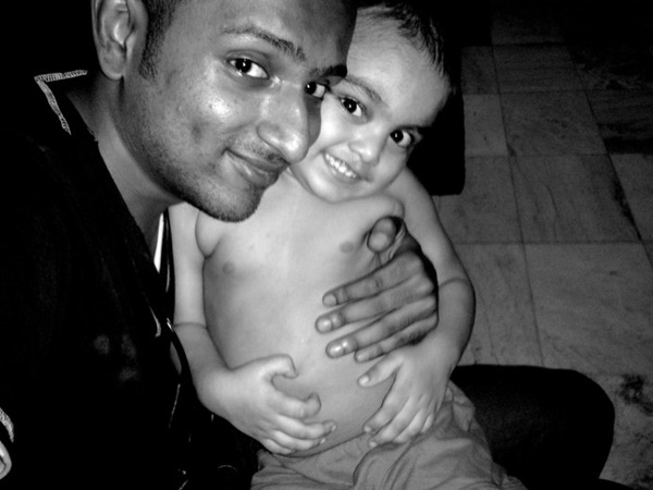  ഇതിനെല്ലാമപ്പുറം 1980കളില്‍ ജനിച്ച യുവതയുടെ പല വിധ പ്രശ്‌നങ്ങളും പ്രത്യേകിച്ച് ഒന്ന് സിഗരറ്റ് വലിക്കുവാന്‍ പോലും കള്ളന്മാരെപ്പോലെ പാത്തും പതരുങ്ങിയും നടക്കേണ്ടുന്ന തടക്കമുള്ളവ മനോഹരമായി ചിത്രീകരിച്ച സിനിമ കൂടിയാണ് തീവണ്ടി?