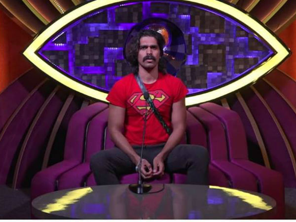  കണ്‍ഫെഷന്‍ റൂമിലേക്ക് വിളിപ്പിച്ചു