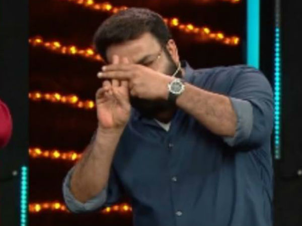 ആളുകള്‍ കാണുന്നുണ്ട്