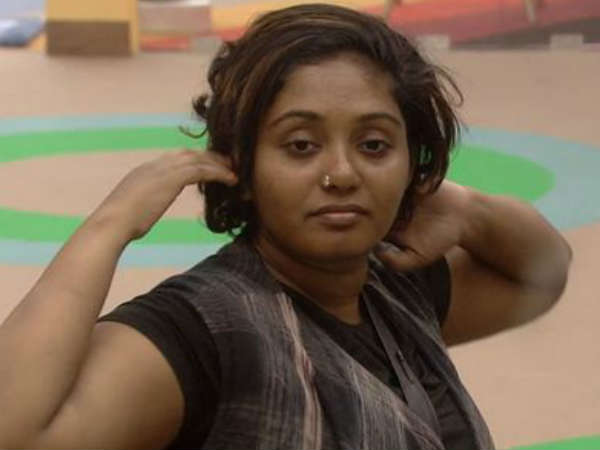 ഹിമ ഒറ്റയ്ക്ക്