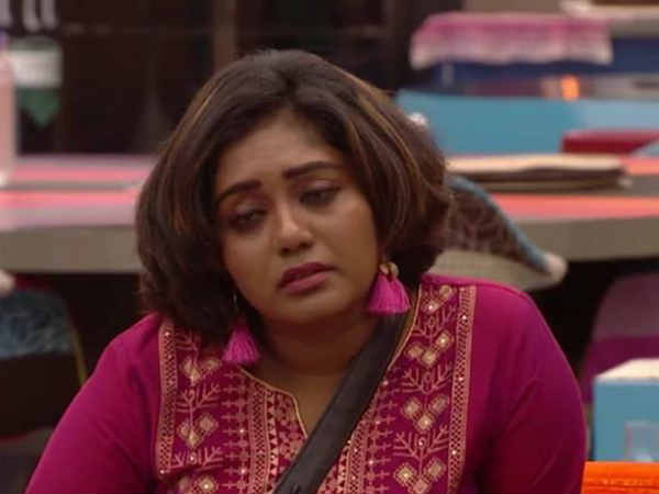 ഹിമയോട് ചൂടായി
