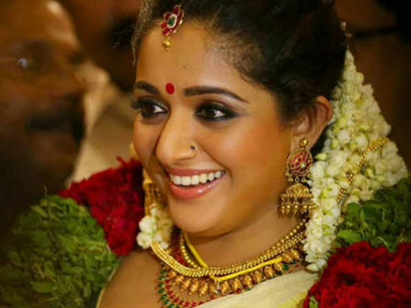  സന്തോഷത്തിൽ കുടുബാംഗങ്ങൾ