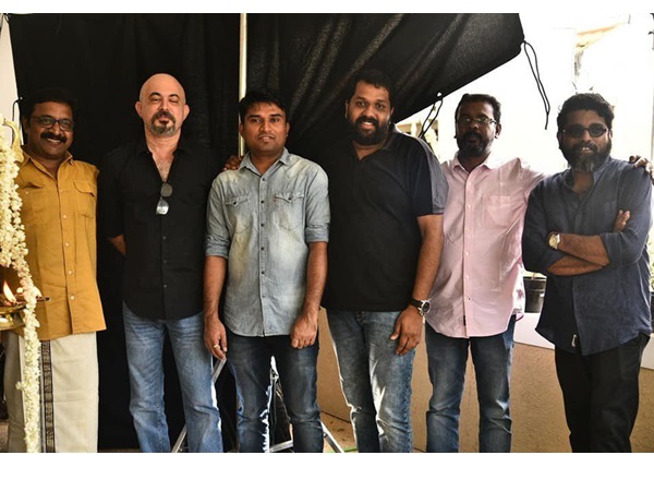 നിവിനും ഉണ്ണി മുകുന്ദനും