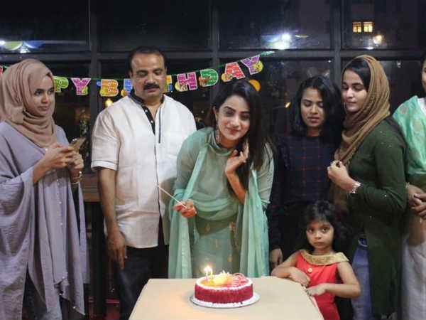  ചുരുദാറിൽ സുന്ദരിയായി താരം