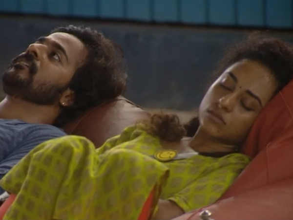  അവിടേയും ശ്രീനി പേളി റൊമാൻസ്