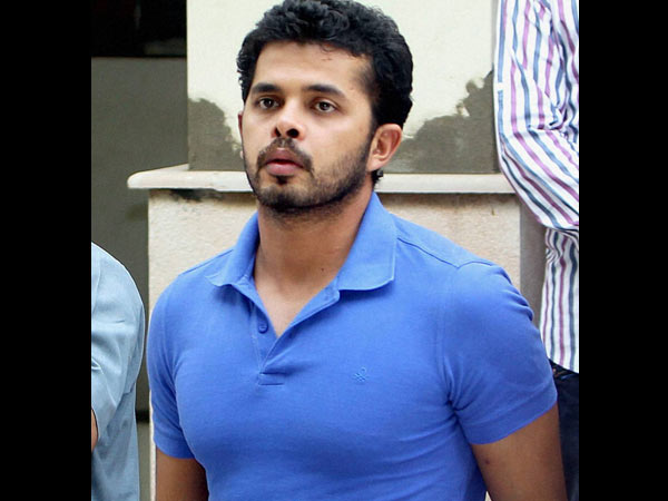 സീക്രട്ട് റൂമില്‍ നിന്നും അകത്തേക്ക്