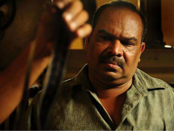  മുറിയിലേക്ക് കടന്ന് വന്നു.. 