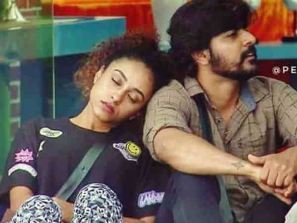 വിവാഹത്തിനായി കാത്തിരിക്കുന്നു