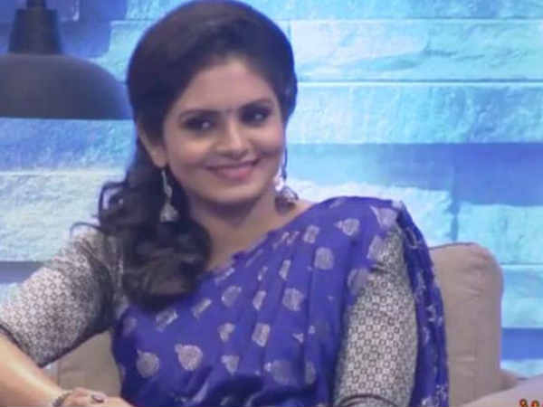  അവതാരകയായി ഗായത്രി അരുണ്‍