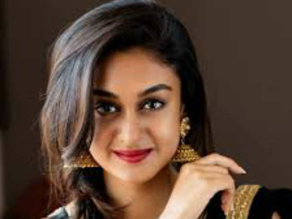   തിരക്കഥ  ചർച്ചചെയ്യാറുണ്ട്