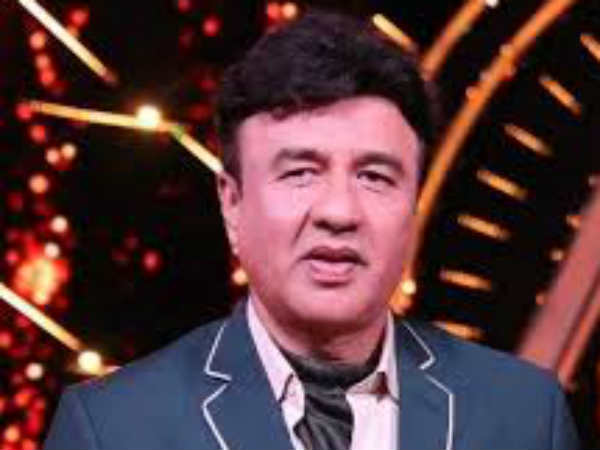  കാറിൽ മോശമായി പെരുമാറി