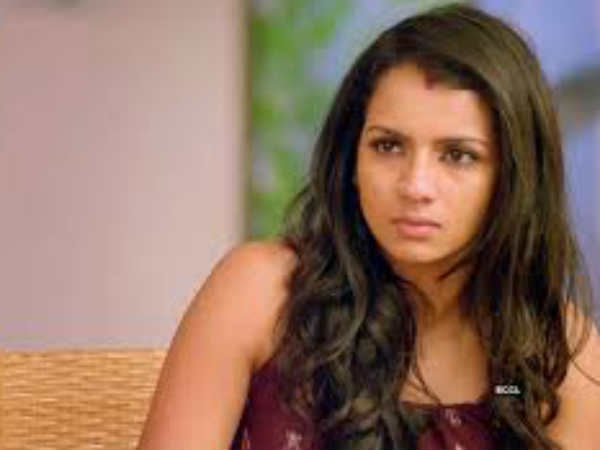 റഹേഴ്സലിനിടെ കെട്ടിപ്പിടിച്ചു